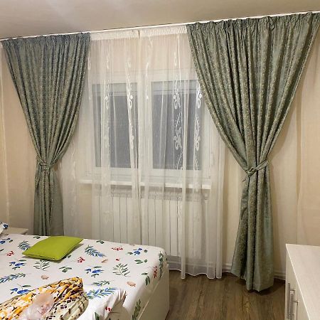 Garsoniera Lux Mioritei Bacău Exterior foto