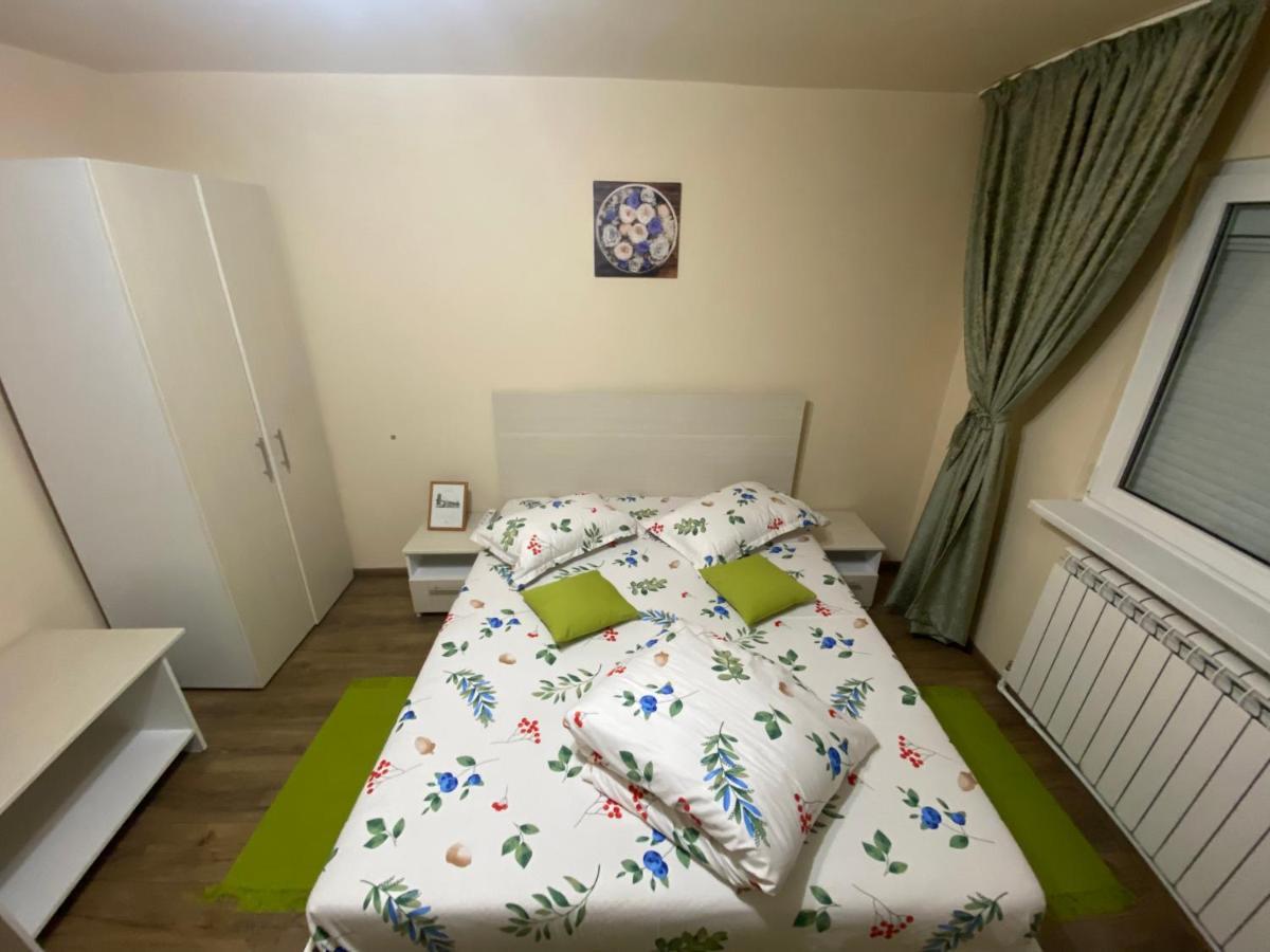 Garsoniera Lux Mioritei Bacău Exterior foto